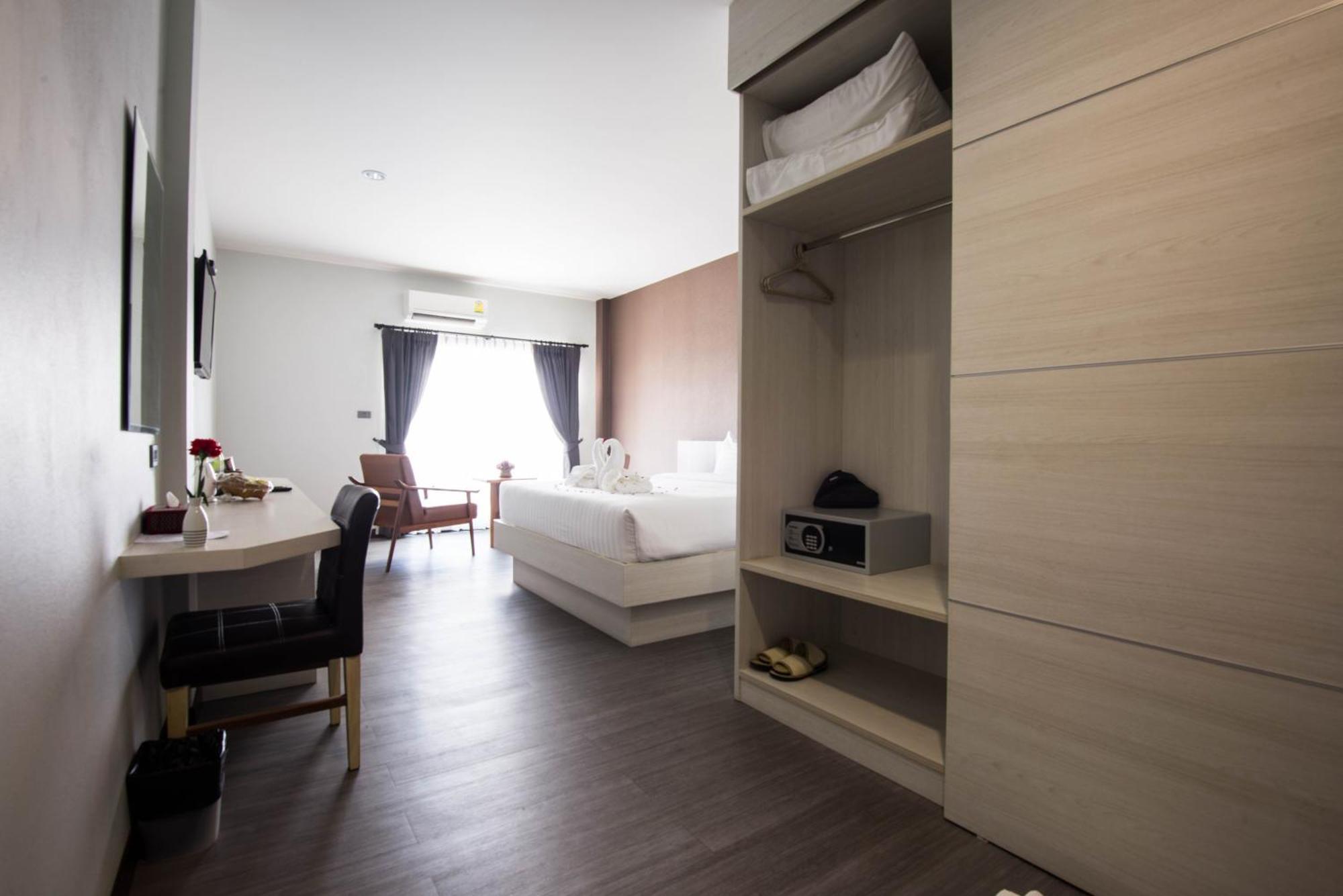 Socool Grand Hotel Nang Rong Extérieur photo