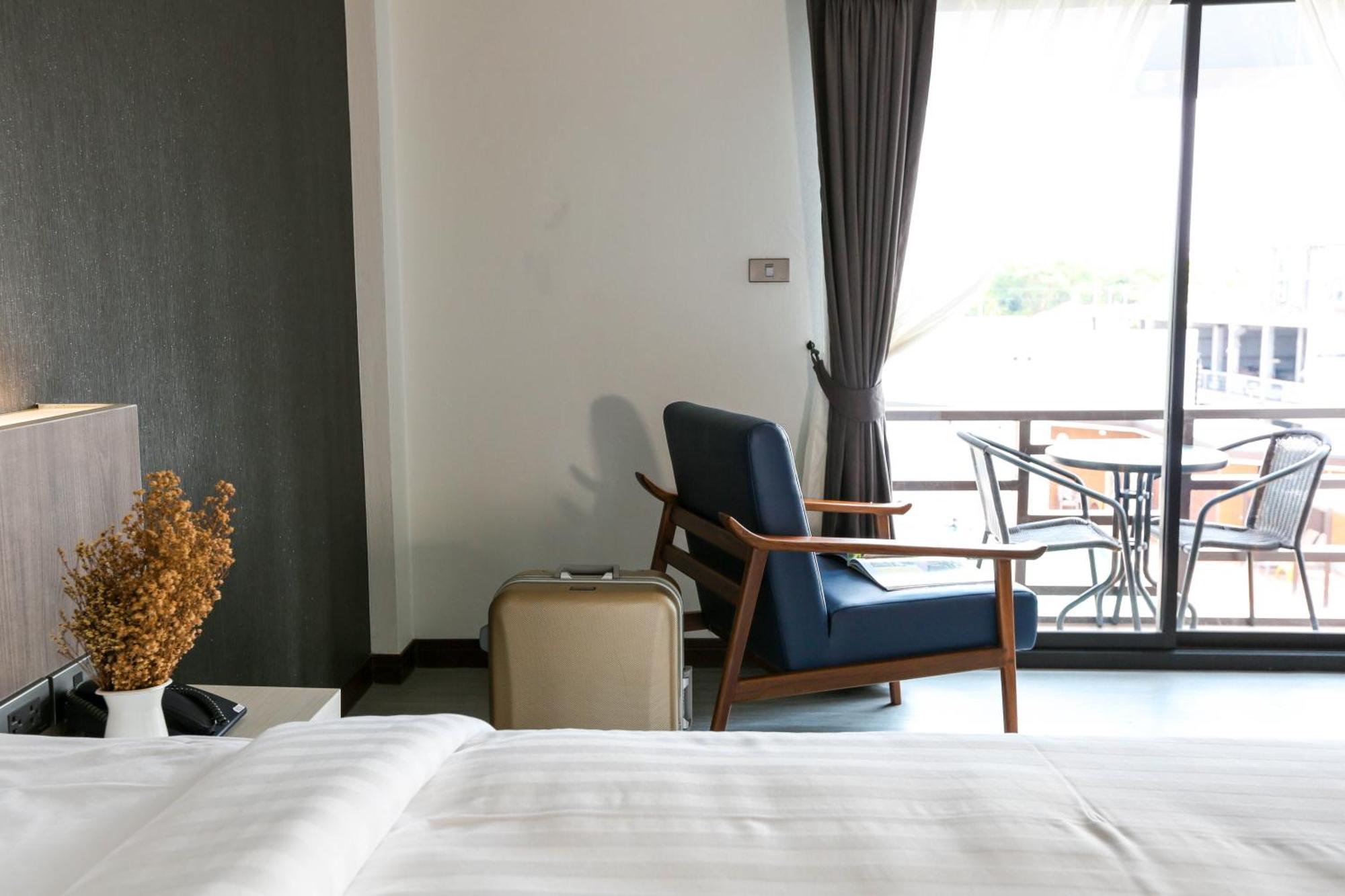 Socool Grand Hotel Nang Rong Extérieur photo