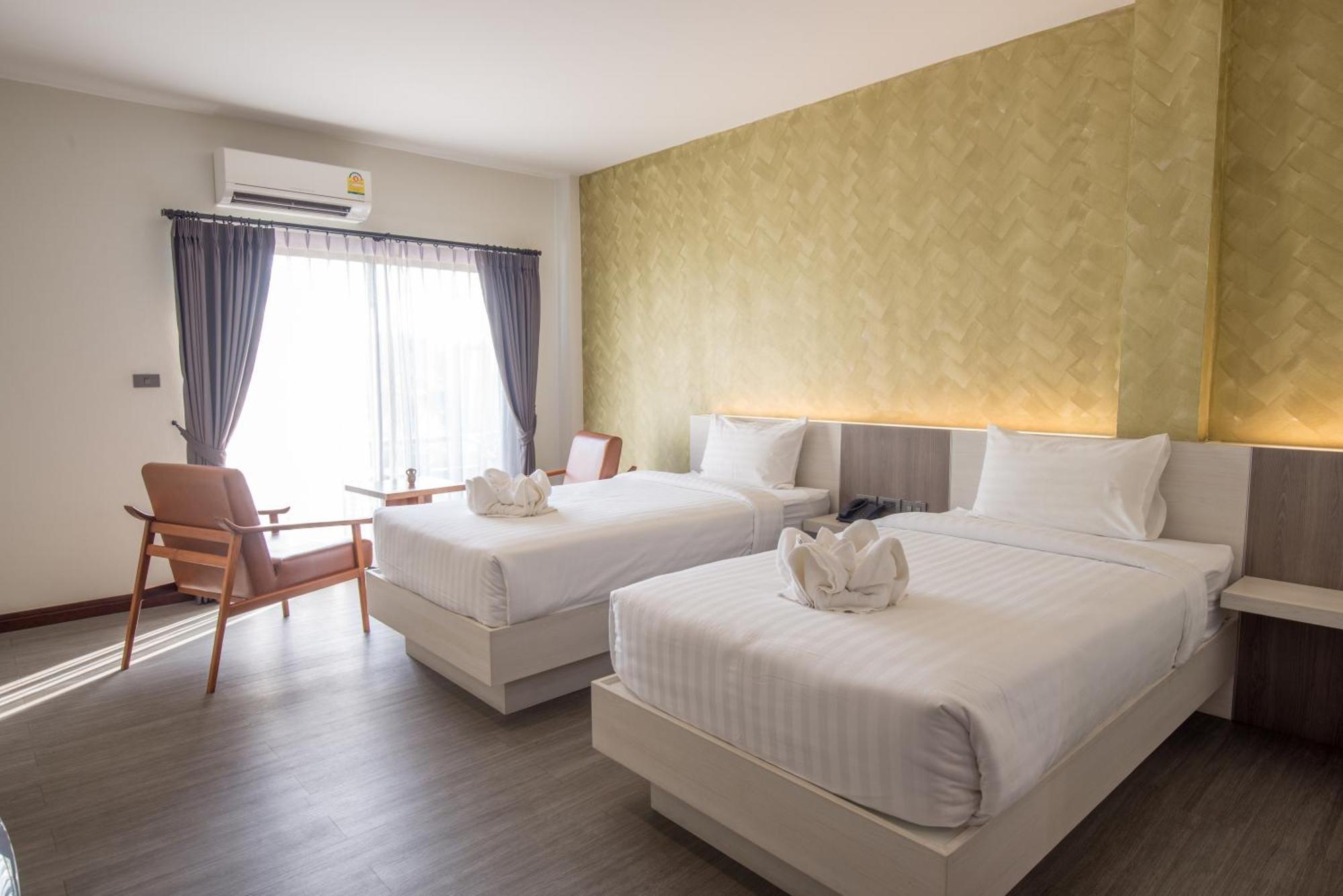 Socool Grand Hotel Nang Rong Extérieur photo