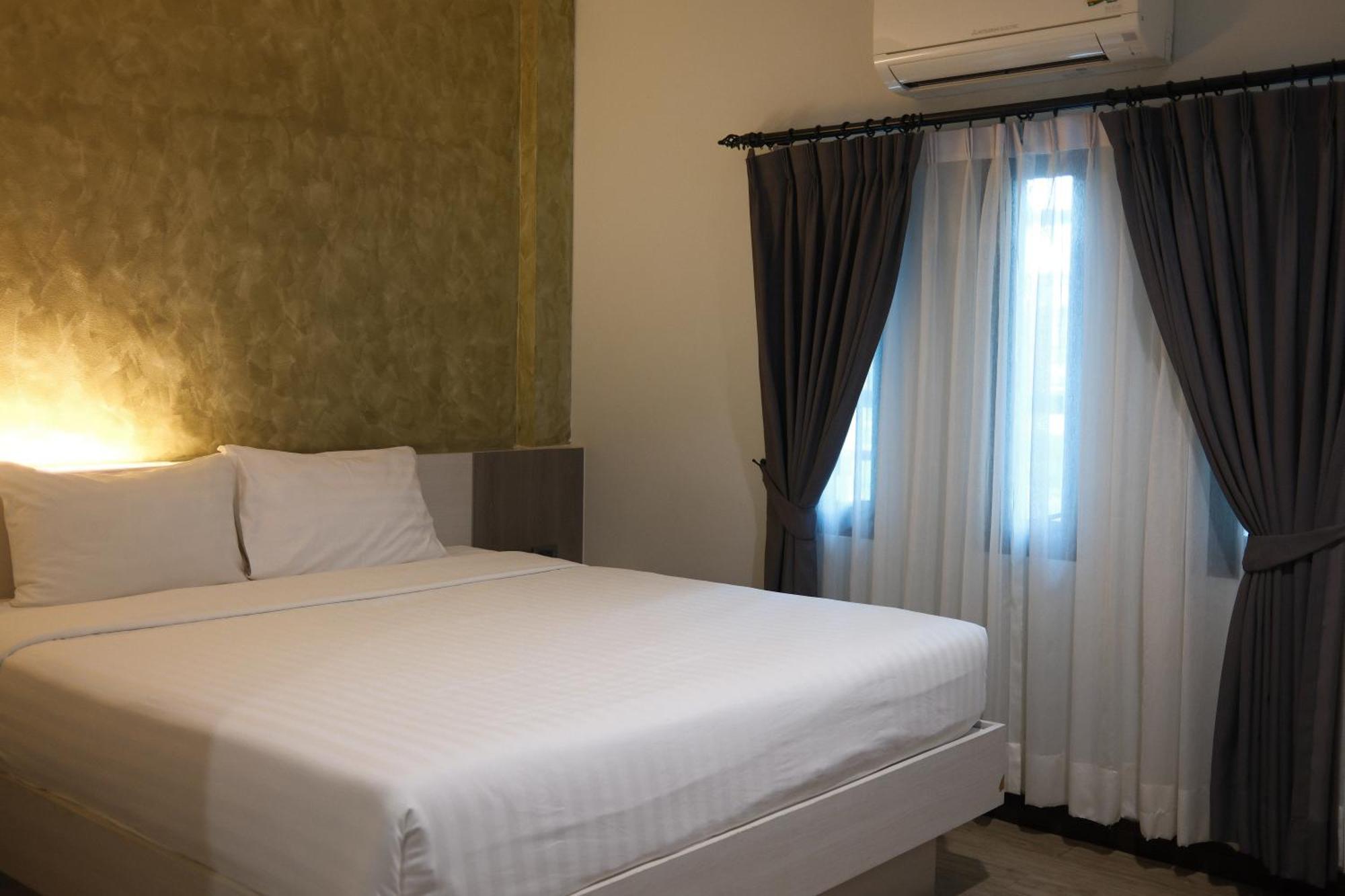 Socool Grand Hotel Nang Rong Extérieur photo