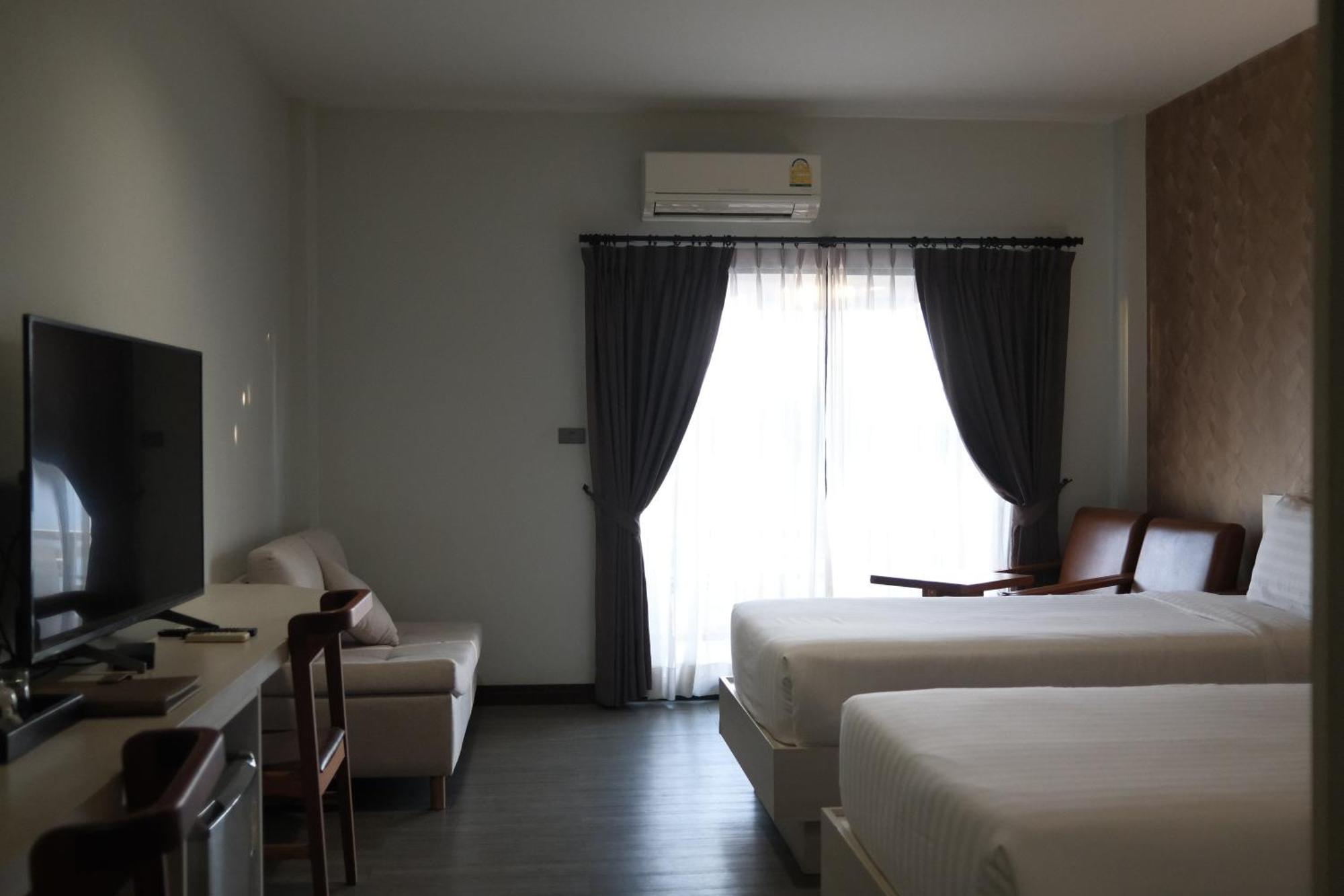 Socool Grand Hotel Nang Rong Extérieur photo