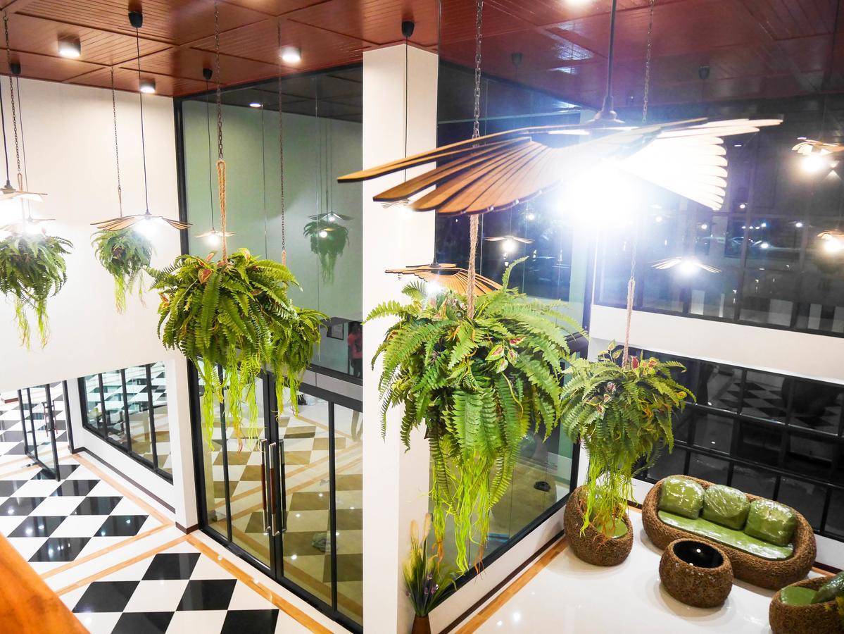 Socool Grand Hotel Nang Rong Extérieur photo